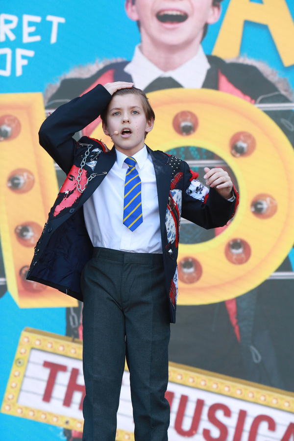 Photo Flash: COME FROM AWAY, TINA, JAMIE, and More Perform at West End Live Image