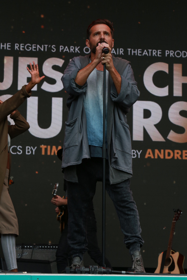 Photo Flash: COME FROM AWAY, TINA, JAMIE, and More Perform at West End Live Image