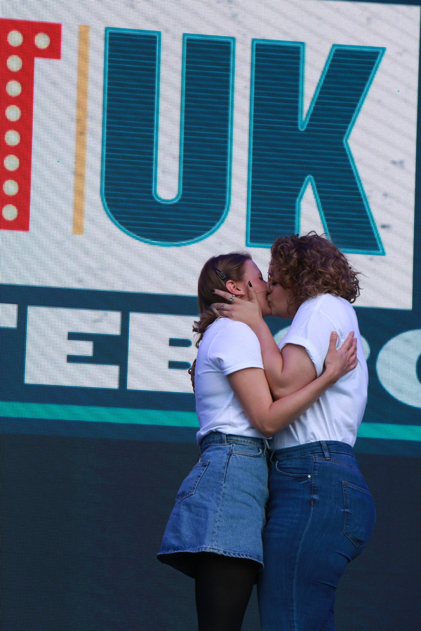 Photo Flash: COME FROM AWAY, TINA, JAMIE, and More Perform at West End Live Image