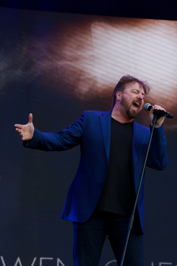 Photo Flash: COME FROM AWAY, TINA, JAMIE, and More Perform at West End Live Image