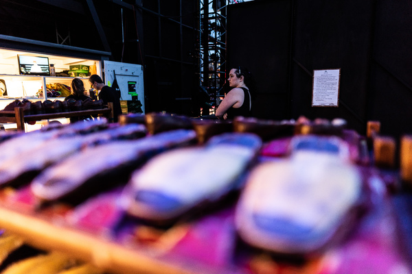 BWW Exclusive: Go Behind The Scenes of KINKY BOOTS at The Muny - Part One! Image