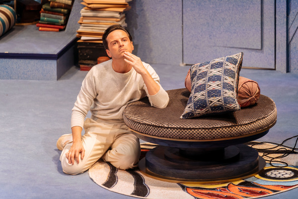 Photo Flash: First Look at Andrew Scott and More in PRESENT LAUGHTER at The Old Vic Image