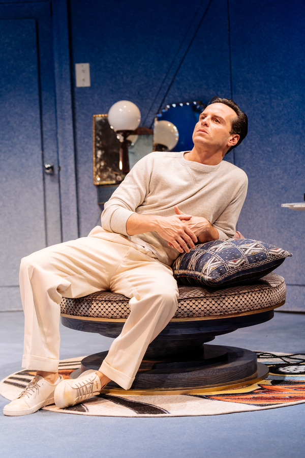 Photo Flash: First Look at Andrew Scott and More in PRESENT LAUGHTER at The Old Vic Image