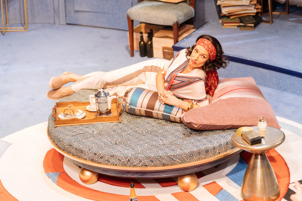 Photo Flash: First Look at Andrew Scott and More in PRESENT LAUGHTER at The Old Vic Image
