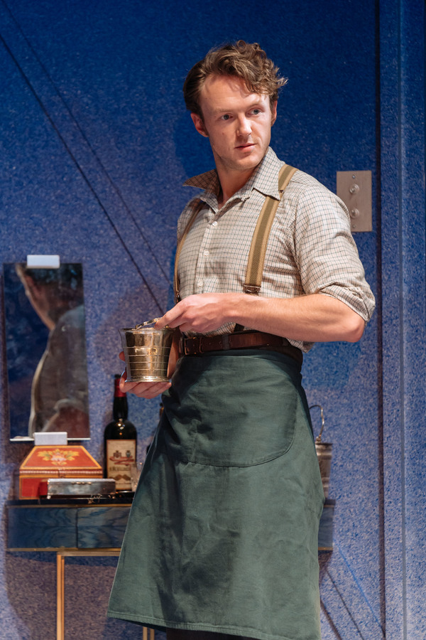 Photo Flash: First Look at Andrew Scott and More in PRESENT LAUGHTER at The Old Vic Image