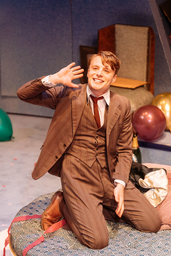 Photo Flash: First Look at Andrew Scott and More in PRESENT LAUGHTER at The Old Vic Image