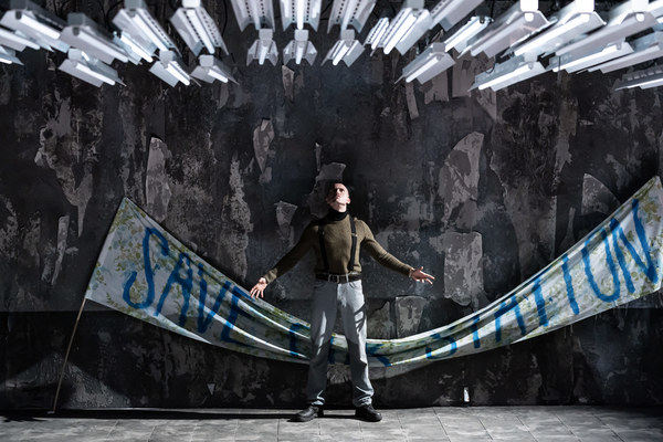 Photo Flash: First Look at EUROPE at Donmar Warehouse Image
