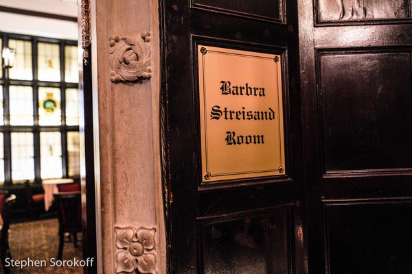Photo Coverage: Marieann Meringolo Performs at the Friars Club & Joins The Legends On The Walls Image