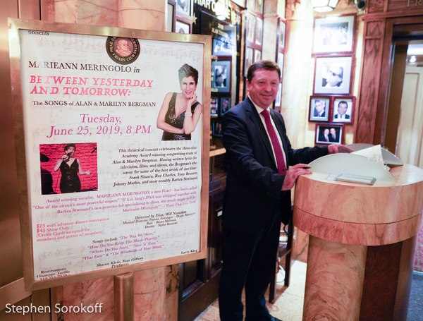 Photo Coverage: Marieann Meringolo Performs at the Friars Club & Joins The Legends On The Walls Image