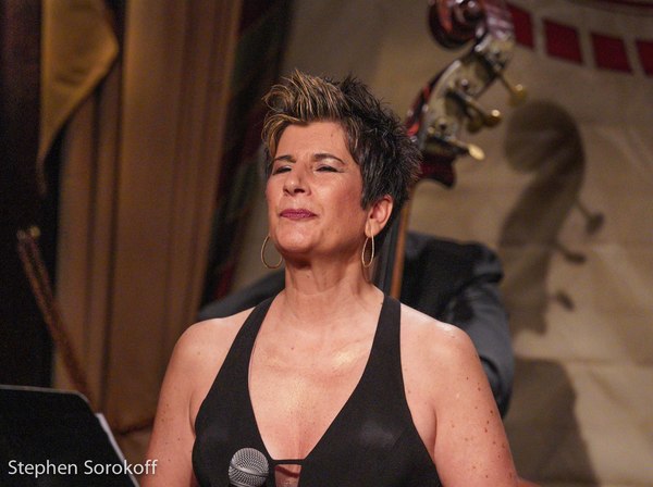 Photo Coverage: Marieann Meringolo Performs at the Friars Club & Joins The Legends On The Walls Image