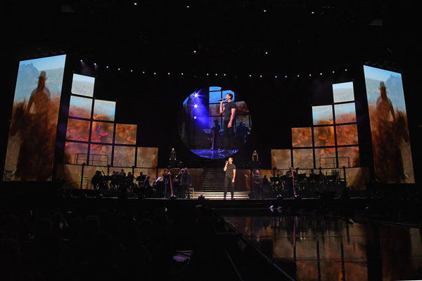 Photo Flash: See the Official Photos from Hugh Jackman's THE MAN. THE MUSIC. THE SHOW. Image