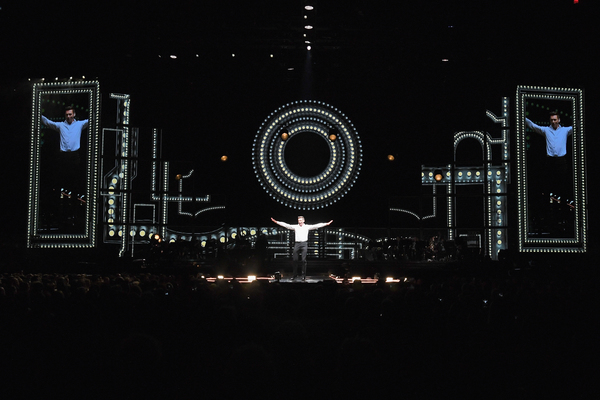 Photo Flash: See the Official Photos from Hugh Jackman's THE MAN. THE MUSIC. THE SHOW. Image