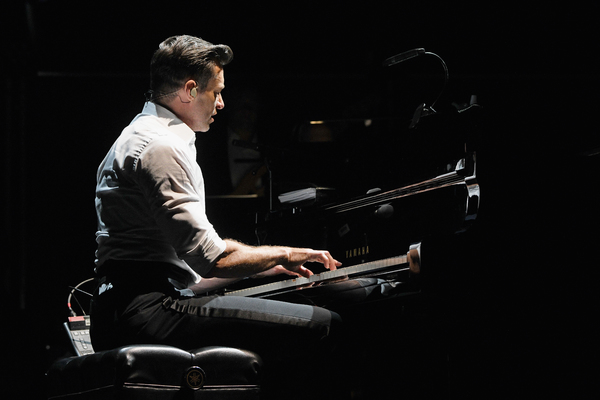 Photo Flash: See the Official Photos from Hugh Jackman's THE MAN. THE MUSIC. THE SHOW. Image