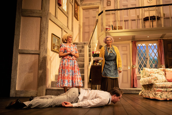 Photo Flash: First Look at NOISES OFF at the Lyric Hammersmith Theatre Image