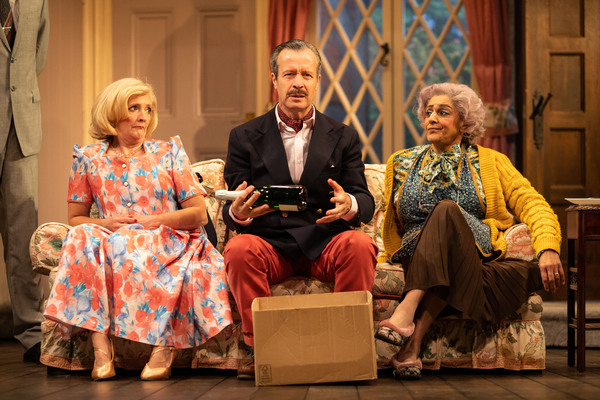Photo Flash: First Look at NOISES OFF at the Lyric Hammersmith Theatre Image