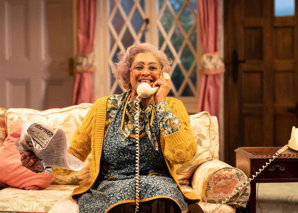 Photo Flash: First Look at NOISES OFF at the Lyric Hammersmith Theatre Image