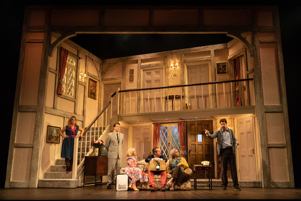 Photo Flash: First Look at NOISES OFF at the Lyric Hammersmith Theatre Image