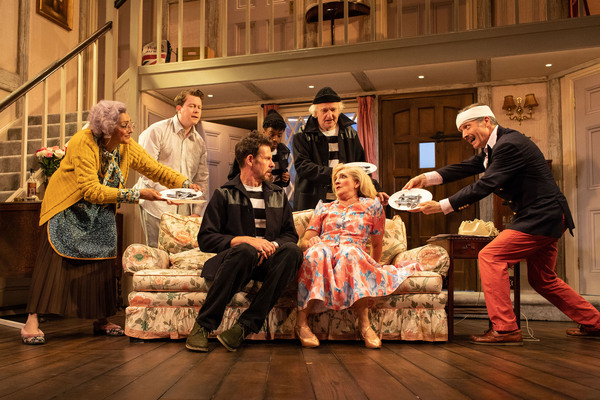 Photo Flash: First Look at NOISES OFF at the Lyric Hammersmith Theatre Image