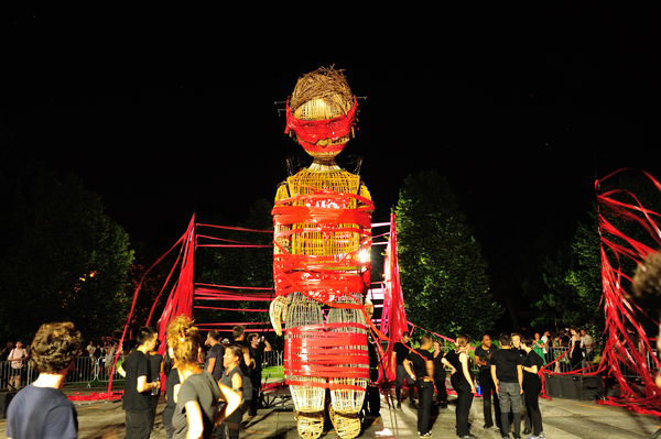 Photo Flash: Inside MO AND THE RED RIBBON's Trek Through London Image