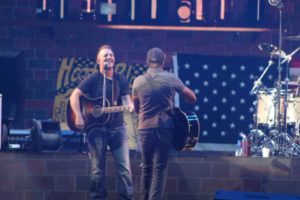 BWW Review and Photo Coverage: HOOTIE AND THE BLOWFISH Group Therapy Tour 