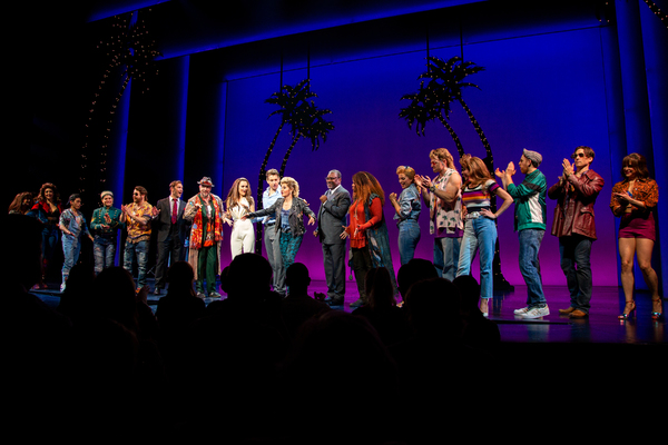 Photo Coverage: Roy Orbison's Sons Perform 'Oh, Pretty Woman' With the Cast of PRETTY WOMAN Image