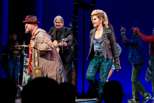 Photo Coverage: Roy Orbison's Sons Perform 'Oh, Pretty Woman' With the Cast of PRETTY WOMAN Image