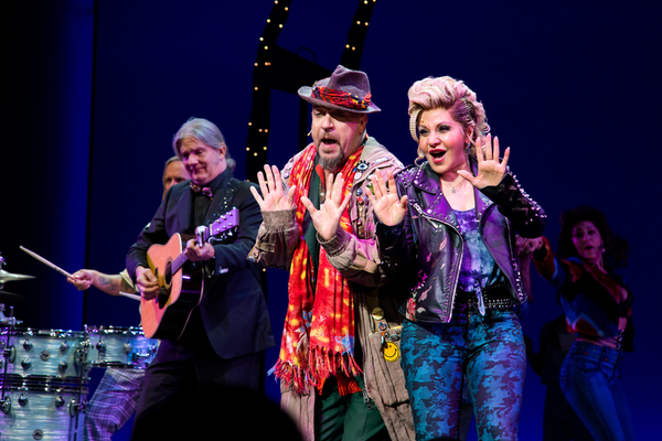 Photo Coverage: Roy Orbison's Sons Perform 'Oh, Pretty Woman' With the Cast of PRETTY WOMAN Image