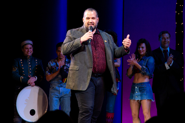 Photo Coverage: Roy Orbison's Sons Perform 'Oh, Pretty Woman' With the Cast of PRETTY WOMAN Image