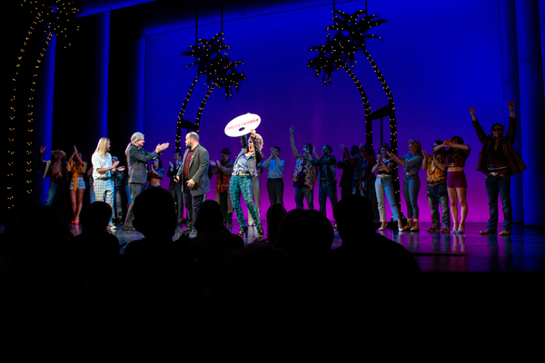 Photo Coverage: Roy Orbison's Sons Perform 'Oh, Pretty Woman' With the Cast of PRETTY WOMAN Image