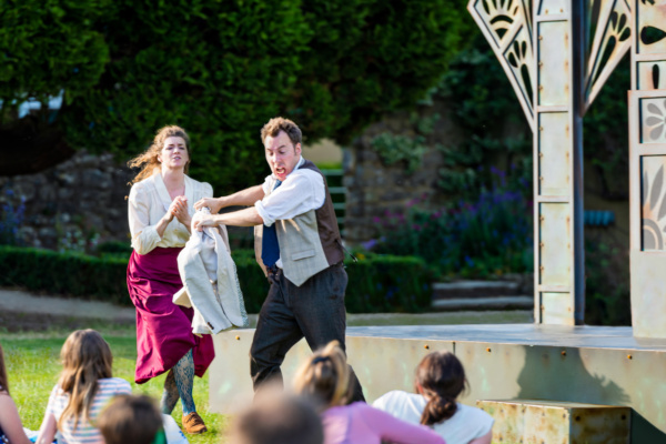 Photo Flash: First Look At Immersion Theatre's Open-Air Tour Of A MIDSUMMER NIGHT'S DREAM  Image