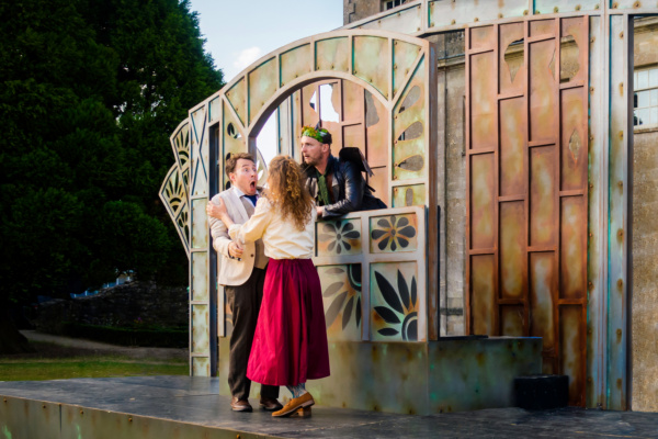 Photo Flash: First Look At Immersion Theatre's Open-Air Tour Of A MIDSUMMER NIGHT'S DREAM  Image