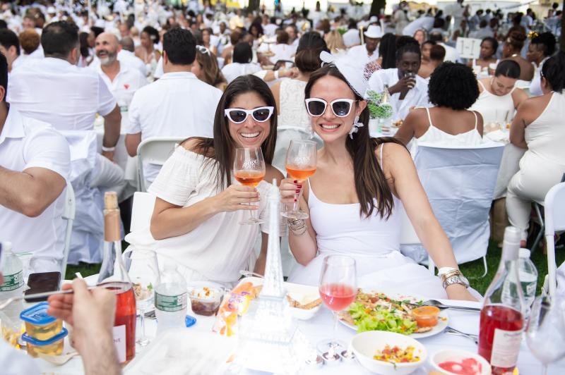 DINER EN BLANC Brings the Ultimate Summer Outdoor Event to NYC and the World 