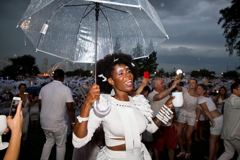 DINER EN BLANC Brings the Ultimate Summer Outdoor Event to NYC and the World 
