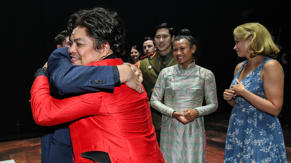 Photo Flash: The National Tour of MISS SAIGON Opens At The Hollywood Pantages  Image