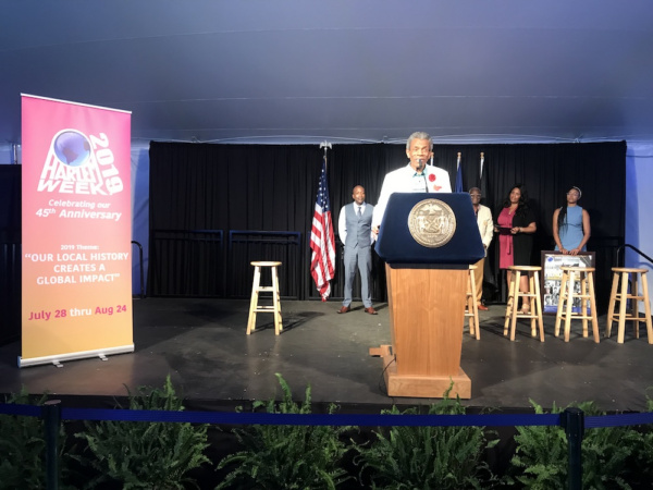 Photo Flash: Andre De Shields Receives Certificate Of Recognition From The New York City Mayor's Office and Harlem Week Pride 50 Award 