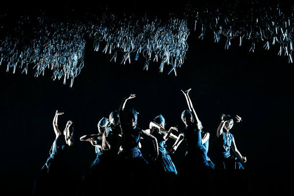 Photo Flash: Yang Liping Contemporary Dance Presents The World Premiere of UNDER SIEGE Image