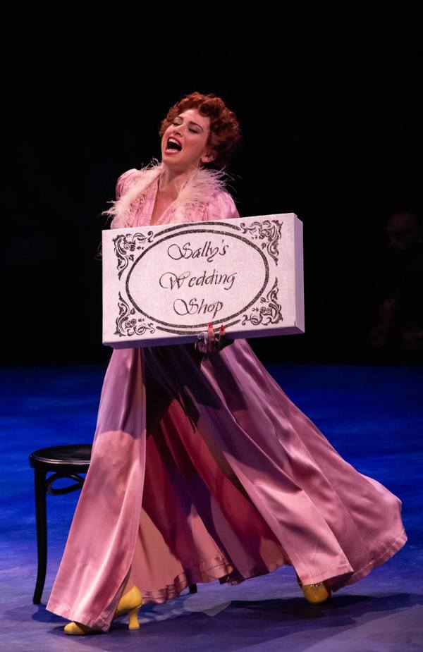 Photo Flash: GUYS AND DOLLS at Broadway at Music Circus Image