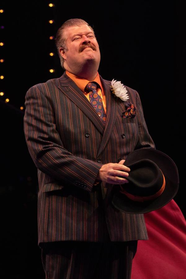Photo Flash: GUYS AND DOLLS at Broadway at Music Circus Image