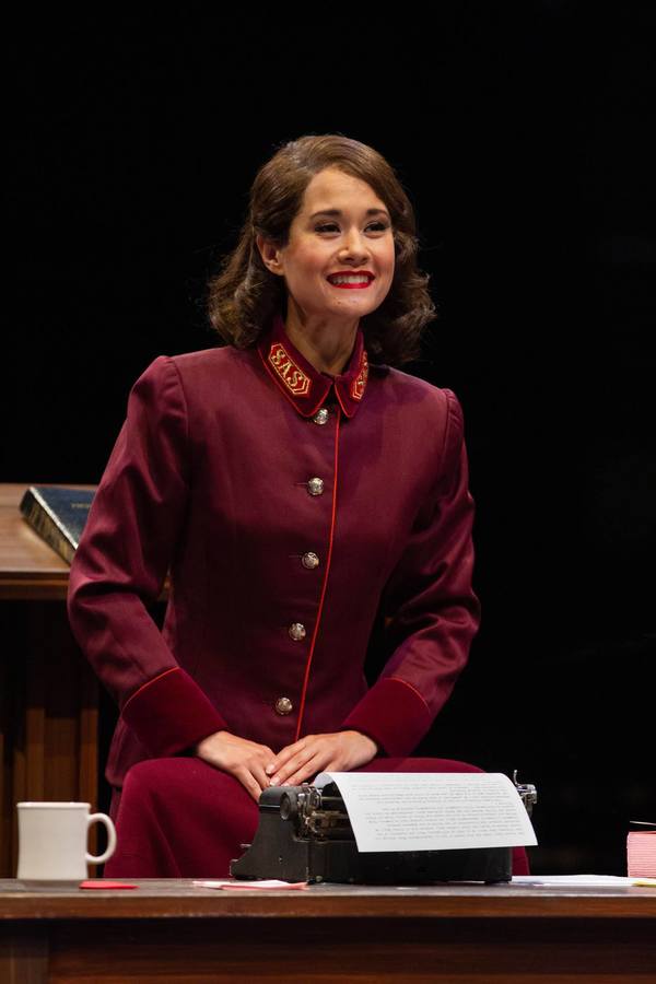 Photo Flash: GUYS AND DOLLS at Broadway at Music Circus Image