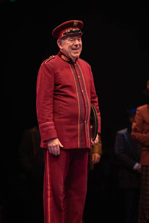 Photo Flash: GUYS AND DOLLS at Broadway at Music Circus Image