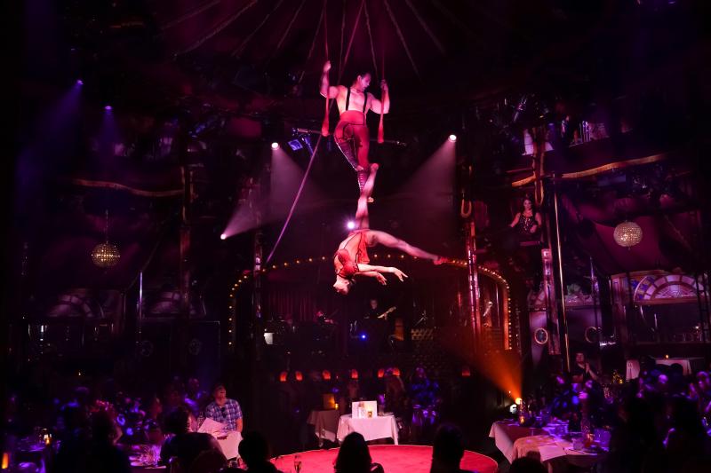 Review: Teatro ZinZanni's LOVE, CHAOS AND DINNER Provides Old-Fashioned Circus and Comedy Entertainment  Image