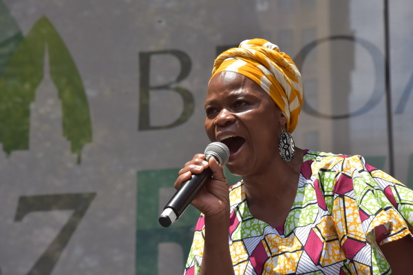 Photo Coverage: Ryann Redmond, Arielle Jacobs, and More Perform at Broadway in Bryant Park Image
