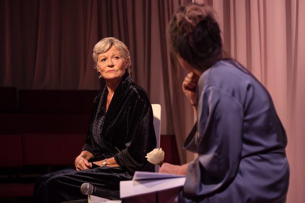 Photo Flash: First Look at SOUTHERN BELLES at King's Head Theatre Image