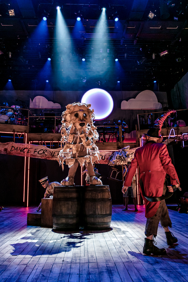 Photo Flash: First Look at MR. GUM AND THE DANCING BEAR at the National Theatre Image