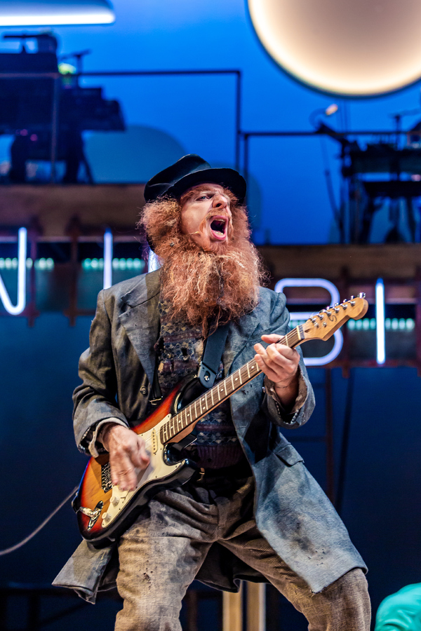 Photo Flash: First Look at MR. GUM AND THE DANCING BEAR at the National Theatre Image
