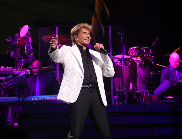 Photo Flash: Barry Manilow Celebrates Opening Night on Broadway Image