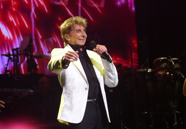 Photo Flash: Barry Manilow Celebrates Opening Night on Broadway Image