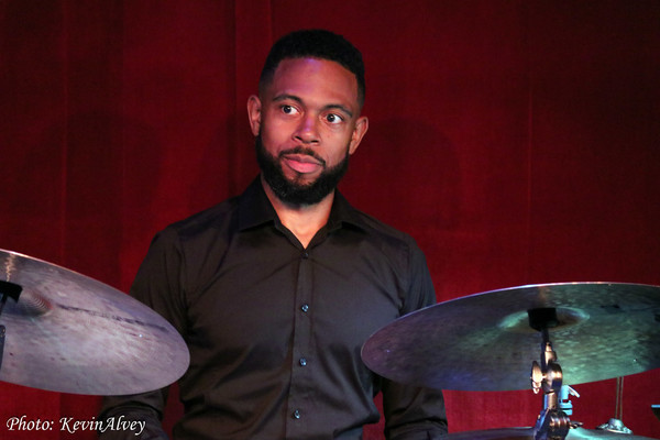 Photo Flash: Natalie Douglas Returns To Broadway at Birdland Image