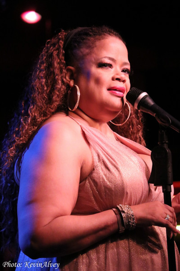 Photo Flash: Natalie Douglas Returns To Broadway at Birdland 