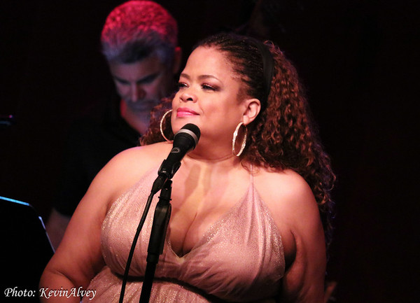 Photo Flash: Natalie Douglas Returns To Broadway at Birdland 